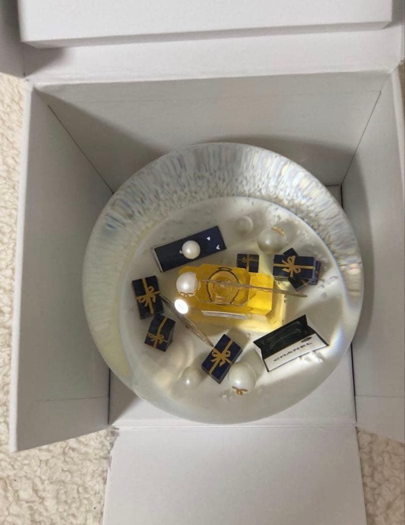 ア*リ様 シャネル　スノードーム　2025年 ビューティー ホリデー限定