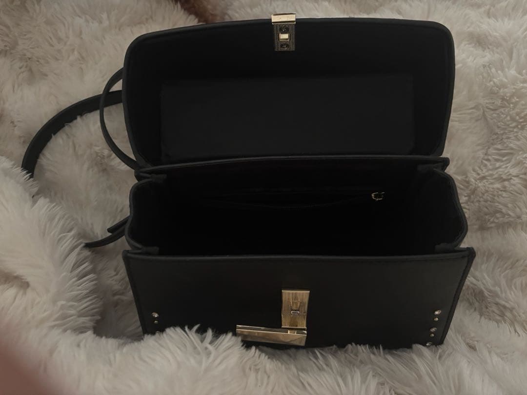 CELFORD リュタン ビジュースタッズポシェット（M) ブラック