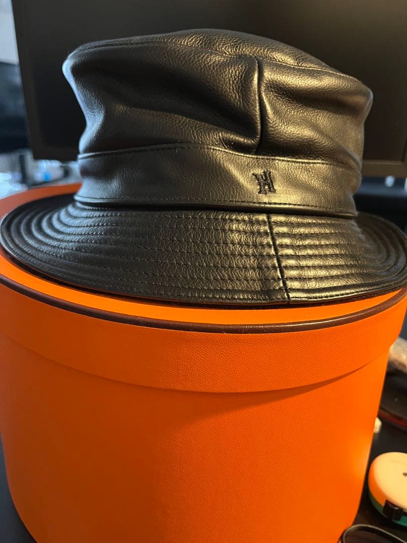 hermes レディースレザーハット　ブラックsize59