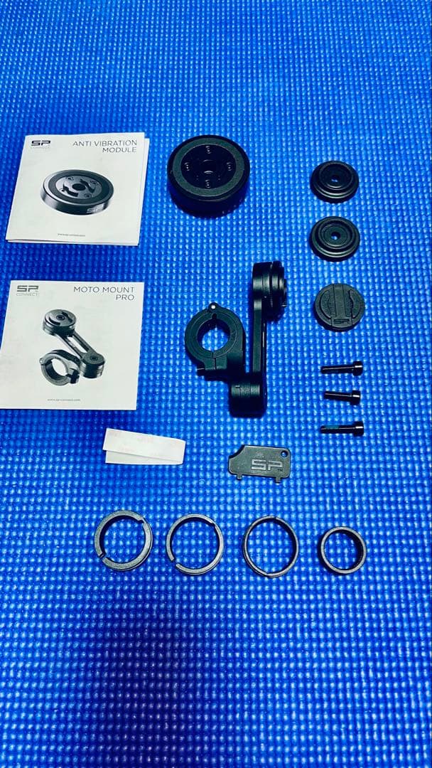 SPコネクトの正規品のスマホマウントと衝撃吸収アダプター