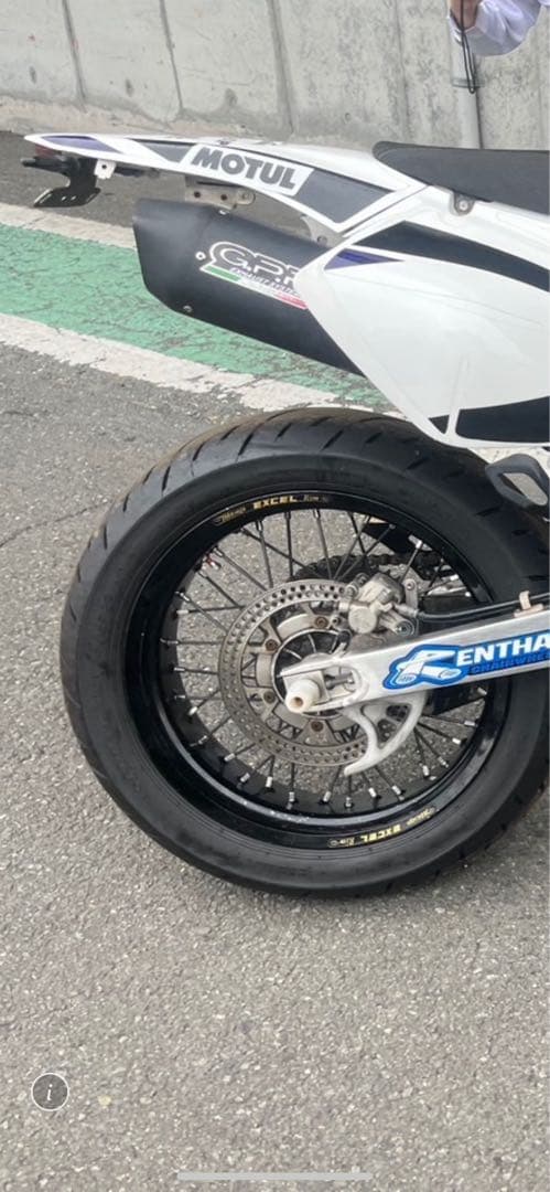 DR-Z400SM G.P.Rマフラー