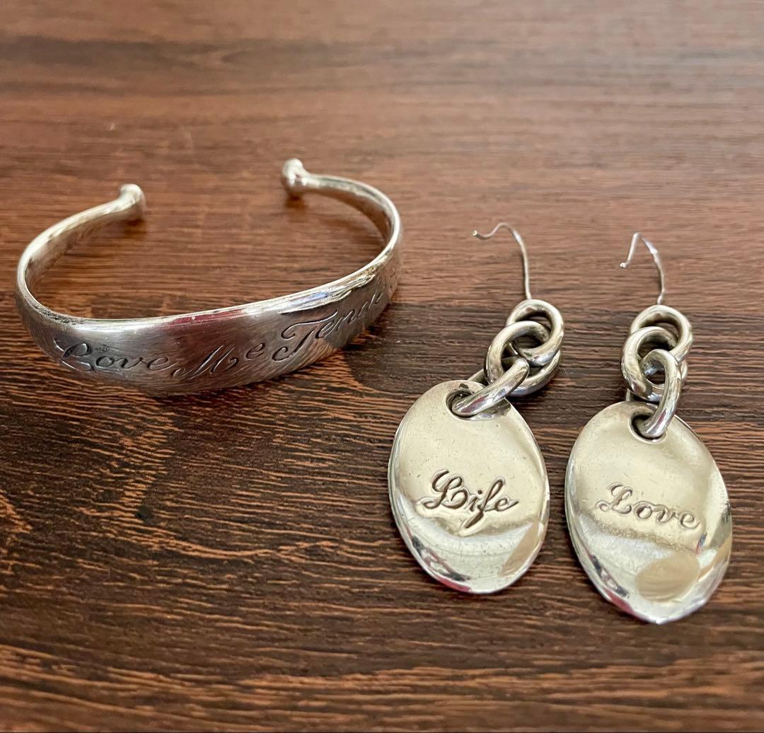 TOM BINNS シルバー バングル Love me Tender アガット