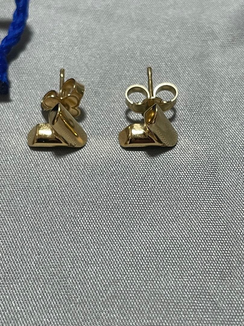 LOUIS VUITTON エセンシャルV