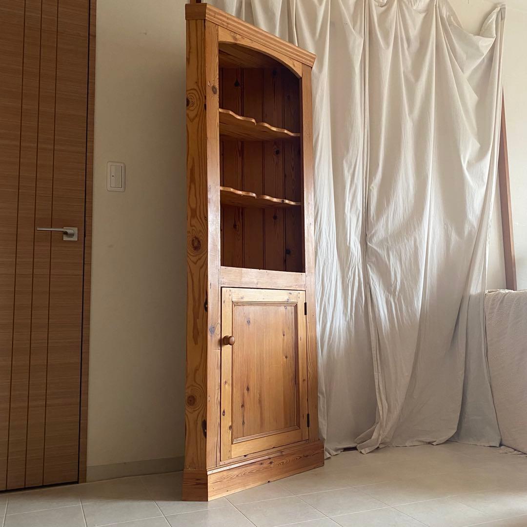 アンティーク　カントリー　パイン材　コーナーキャビネット　シェルフ　カップボード