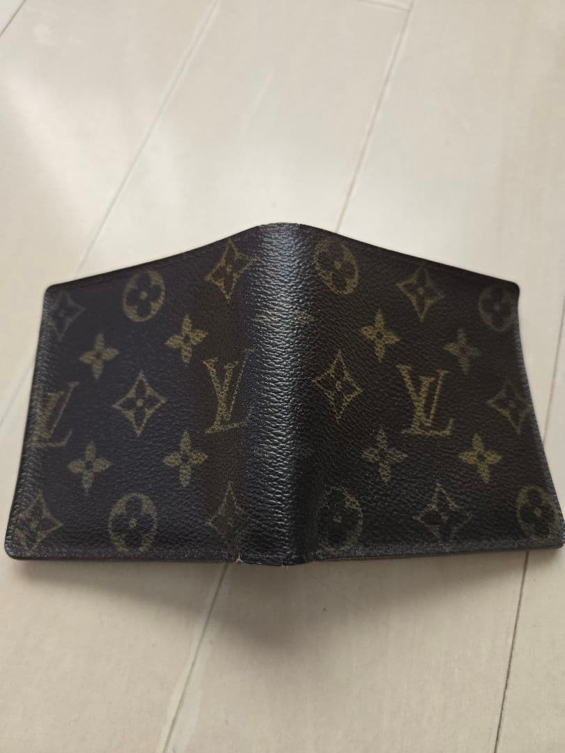 ルイヴィトン折りたたみ財布