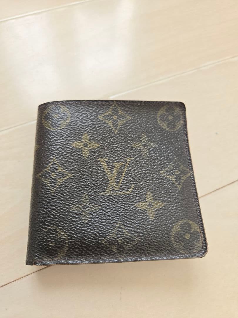 ルイヴィトン折りたたみ財布