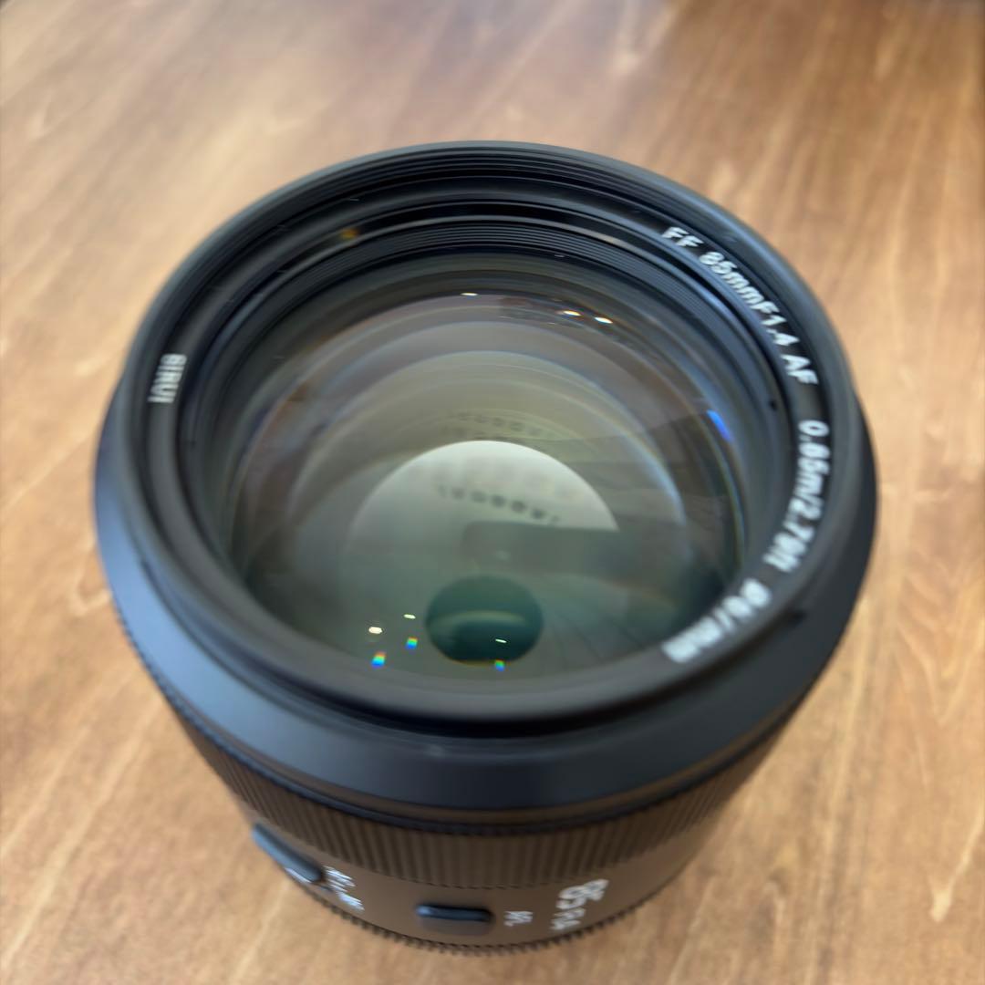 SIRUI AURORA AF 85mm F1.4 単焦点レンズ　シルイオーロラ