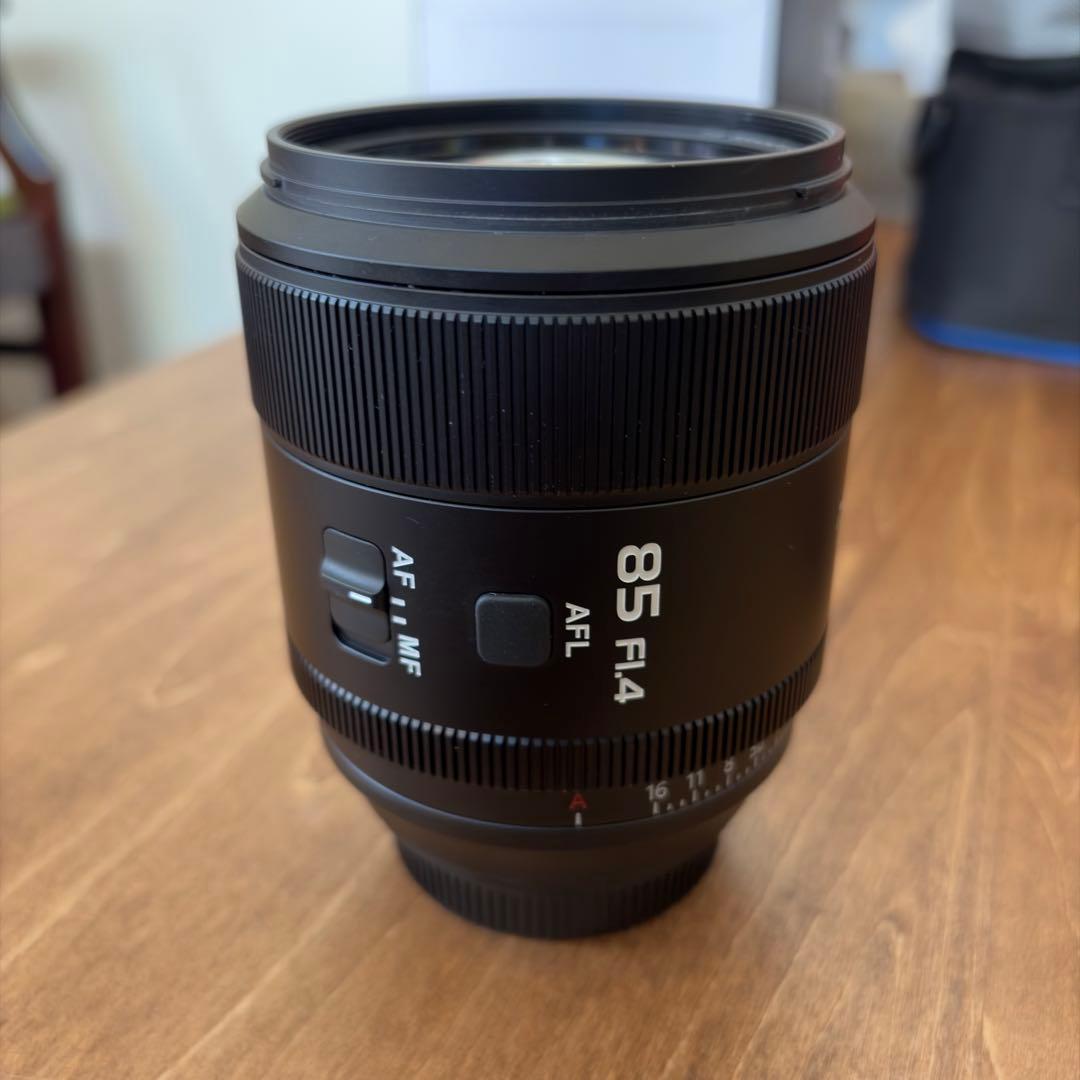 SIRUI AURORA AF 85mm F1.4 単焦点レンズ　シルイオーロラ