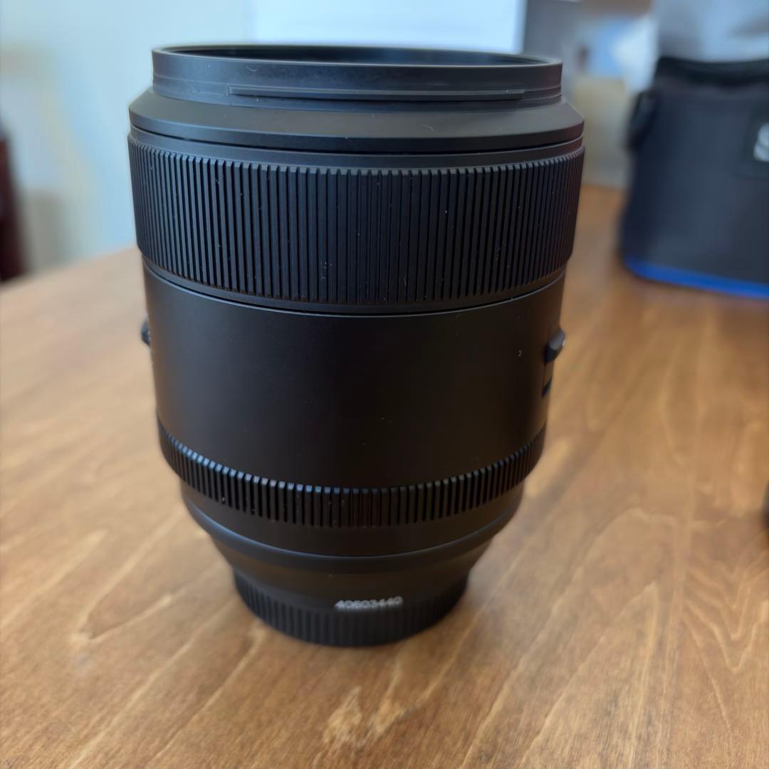 SIRUI AURORA AF 85mm F1.4 単焦点レンズ　シルイオーロラ
