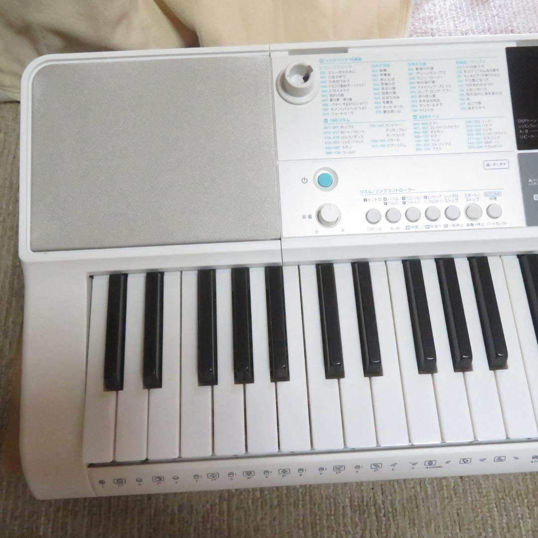 極美品　CASIO LK-516 キーボード 光ナビゲーション