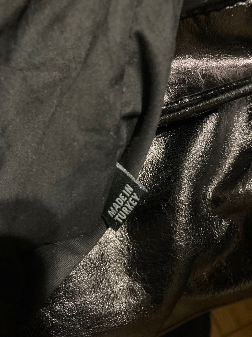 ミュウミュウmiumiuマトラッセル黒ショルダーバッグ メタルバックル付き