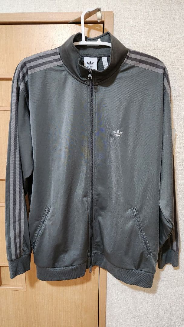 アディダス トラックジャケット ジェンダーニュートラル ベッケンバウアー グレー