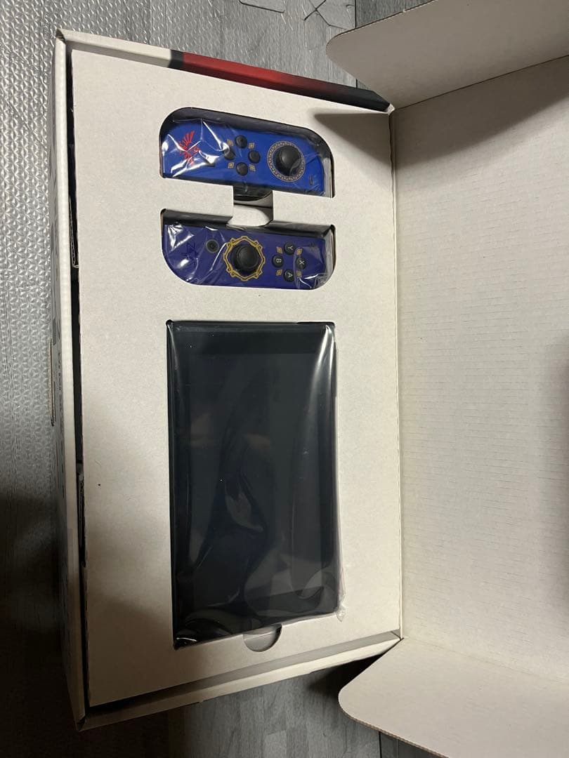 Nintendo Switch 本体 ゼルダ　ジョイコン