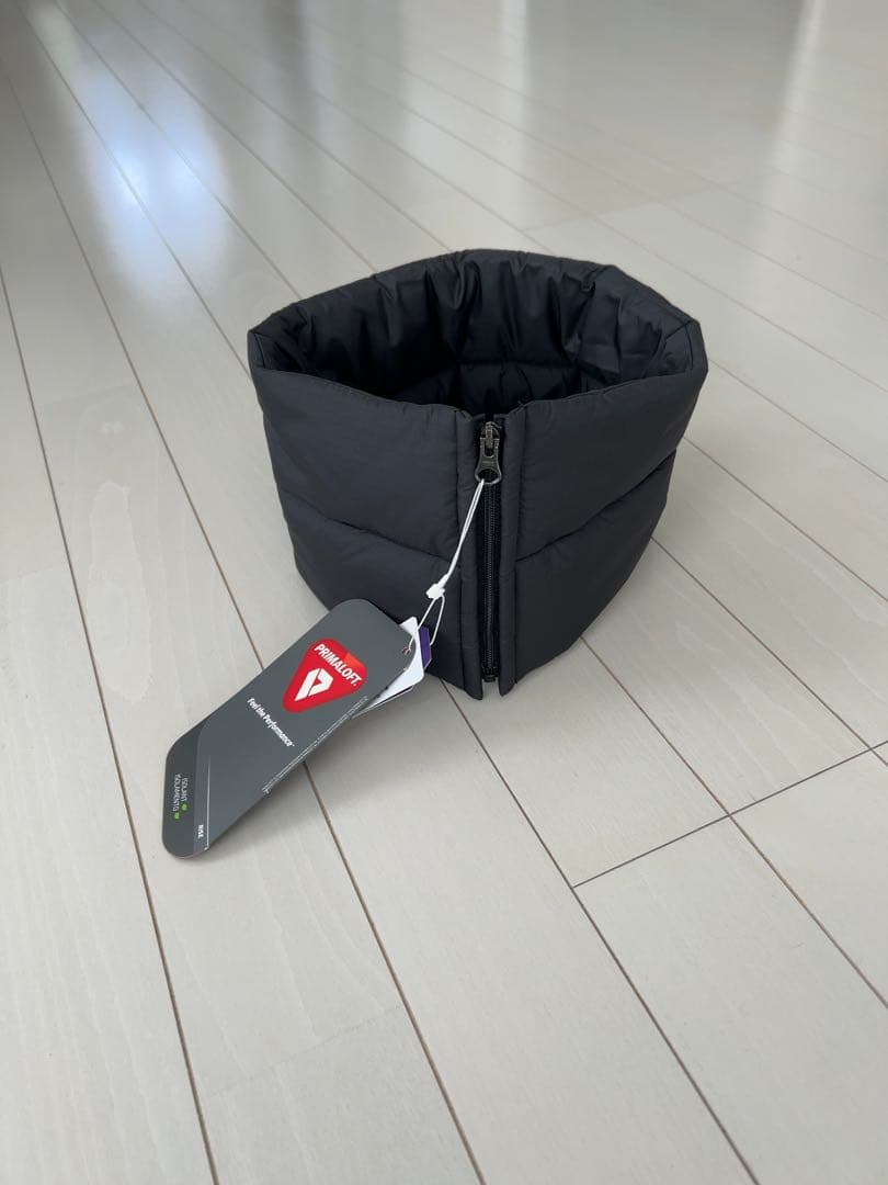 新品タグ付きザノースフェイスパープルレーベルダウンマフラー黒