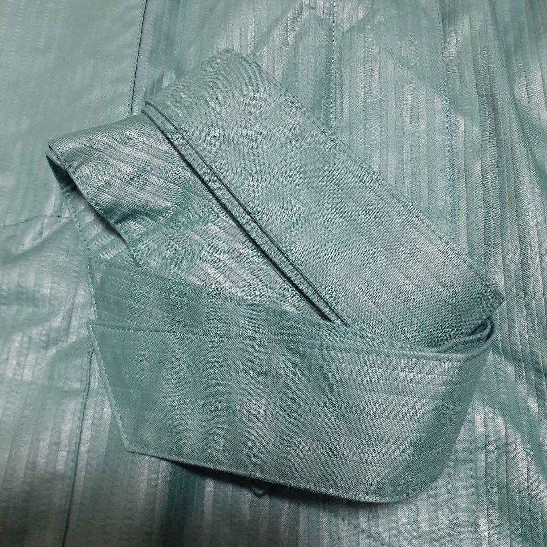 Christian Dior 薄手コートベルト付き、色グリーン、サイズ５