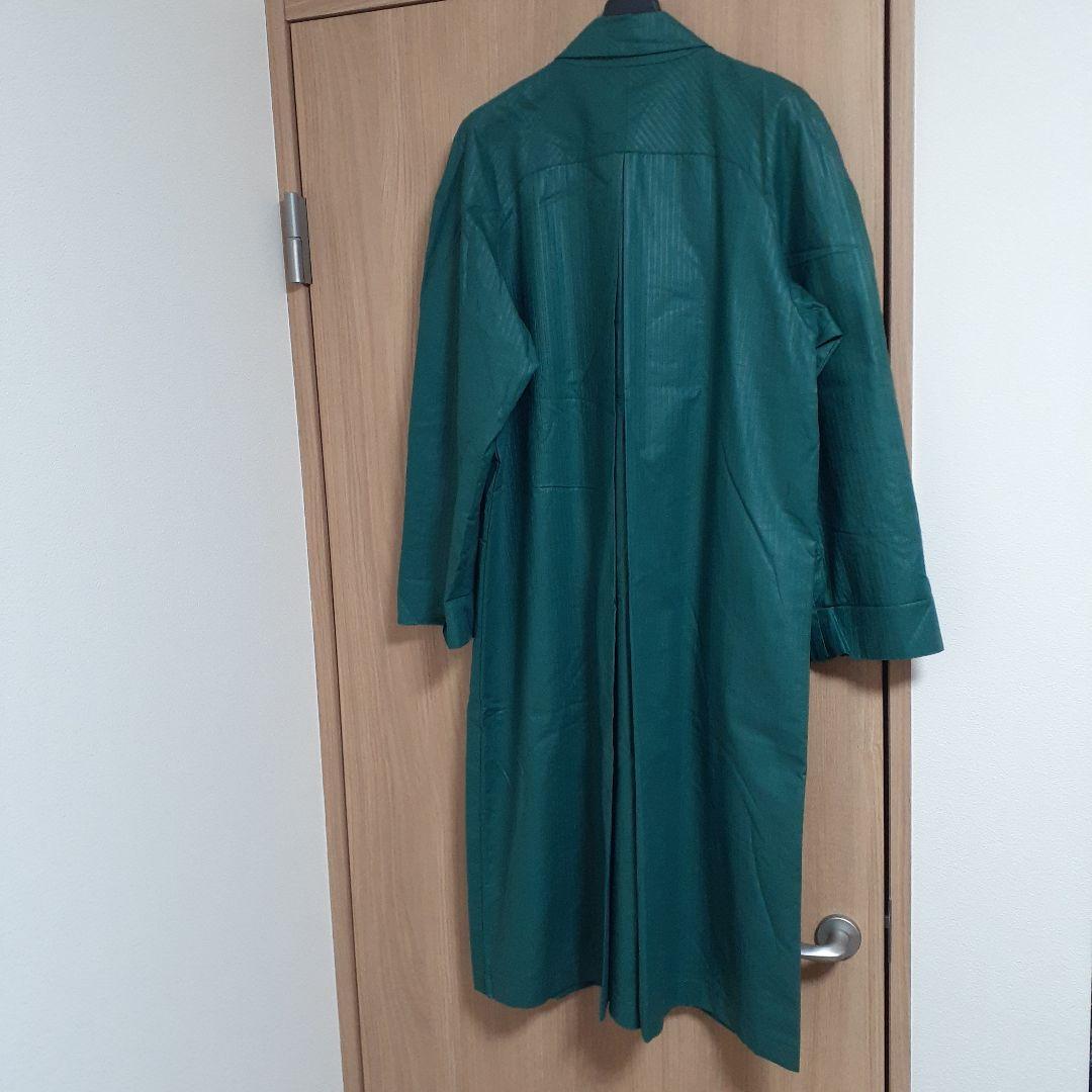 Christian Dior 薄手コートベルト付き、色グリーン、サイズ５