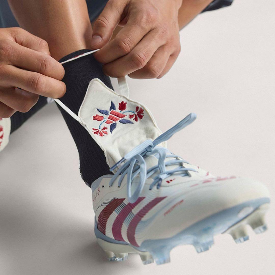 【限定】アディダス　プレデター ELITE The Football Gal