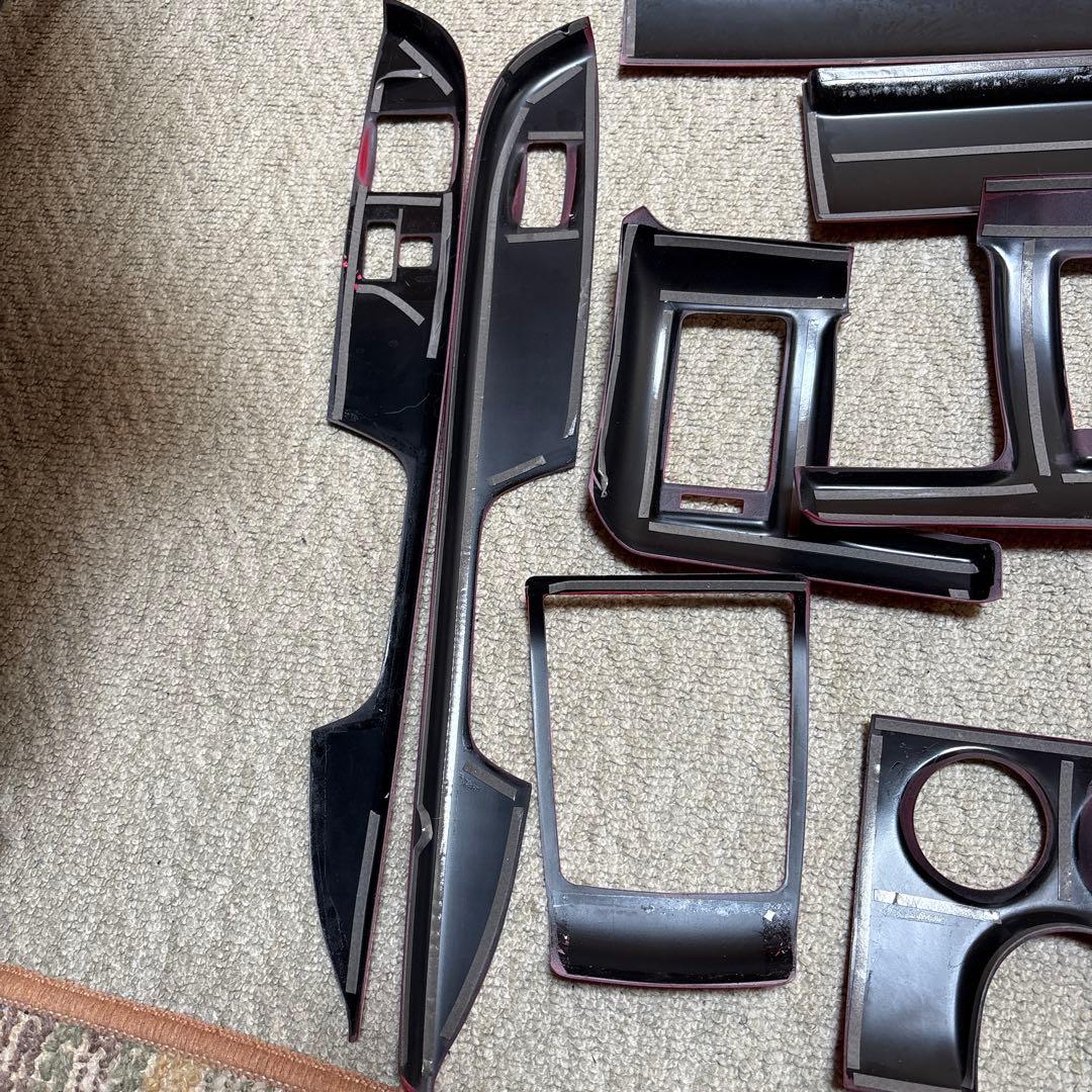 ハイエース　200系 DX ヘリオス 内装トリムパーツ 赤黒セット