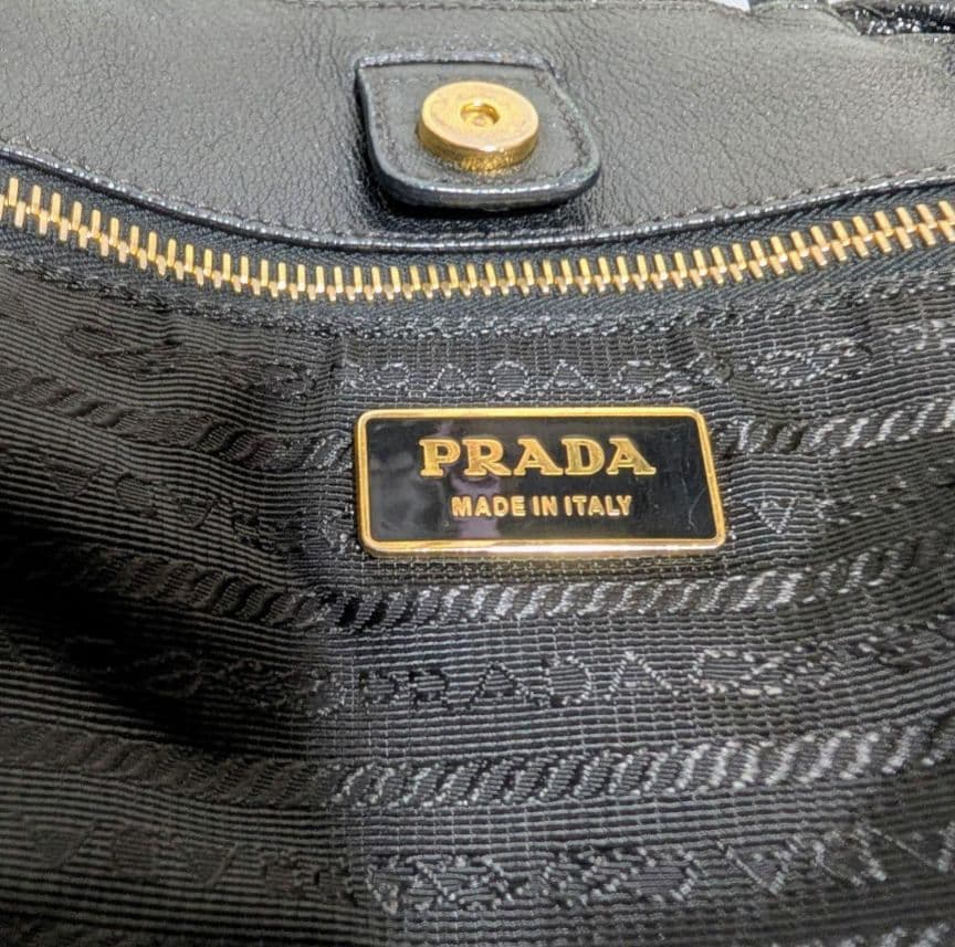 PRADA プラダ トートバッグ リボン 金具 ブラック