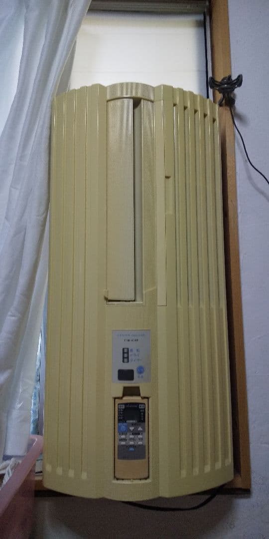 トヨトミ窓際エアコン中古
