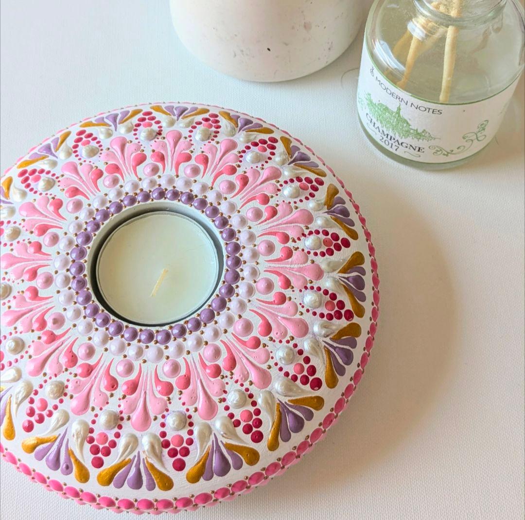 装飾的なキャンドルホルダー