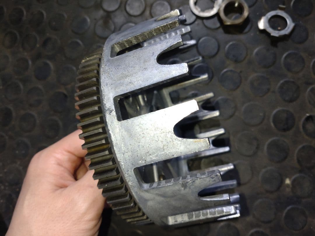 XJR400 クラッチハウジング部品 美品