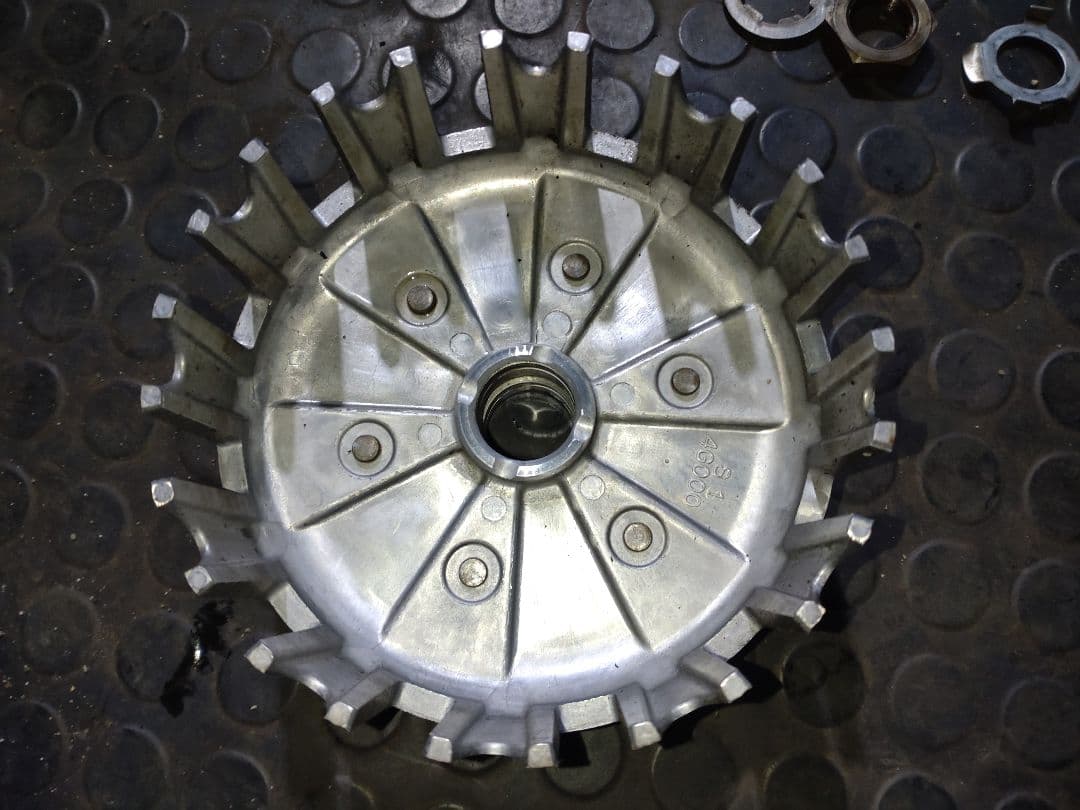 XJR400 クラッチハウジング部品 美品