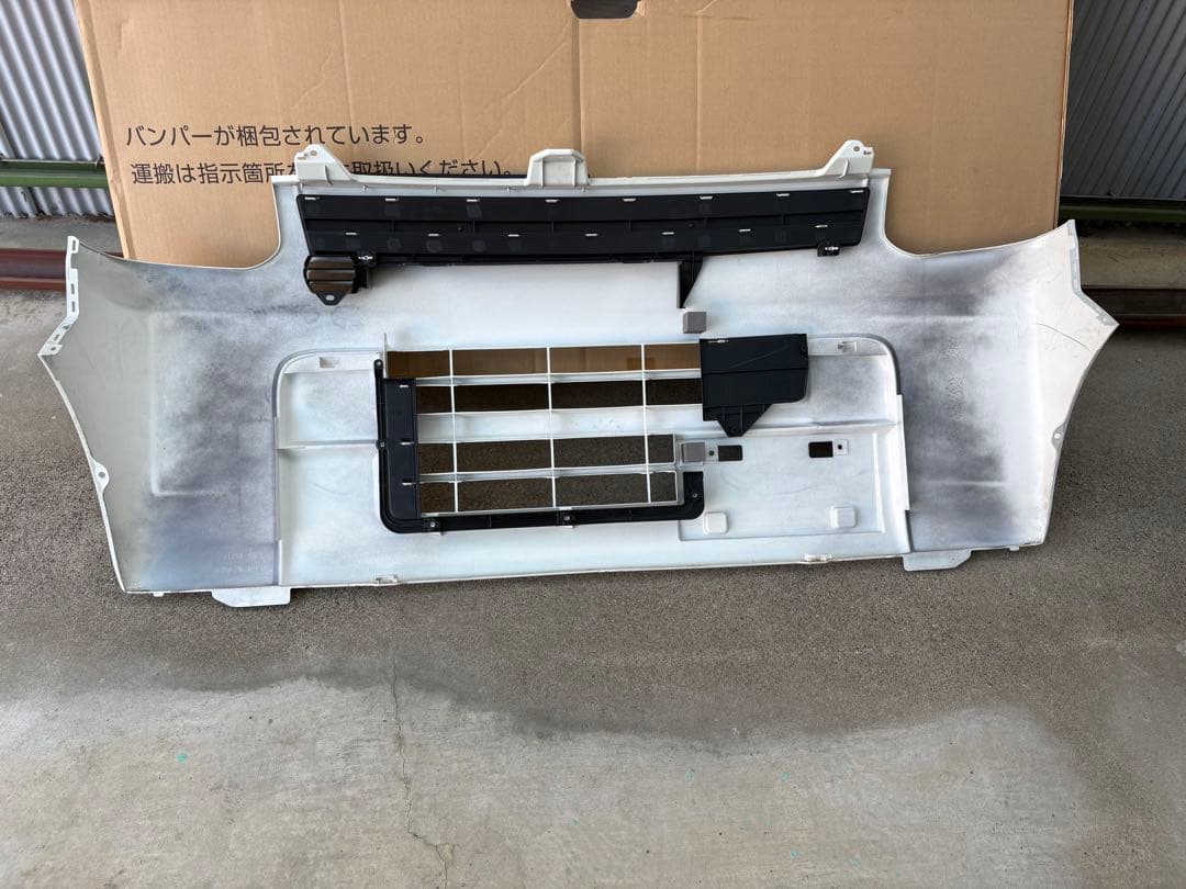 豆*蔵様 エブリイバン DA17V ホワイト フロントバンパー グリル付き