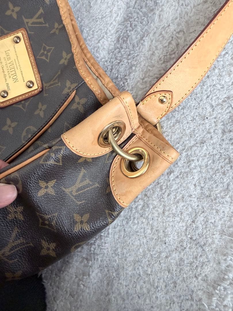Louis Vuitton モノグラムショルダーバッグ　ガリエラ