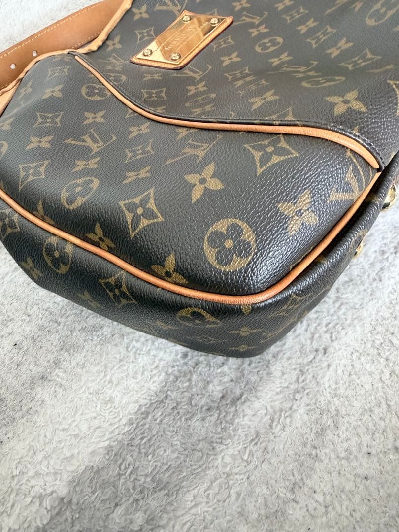 Louis Vuitton モノグラムショルダーバッグ　ガリエラ