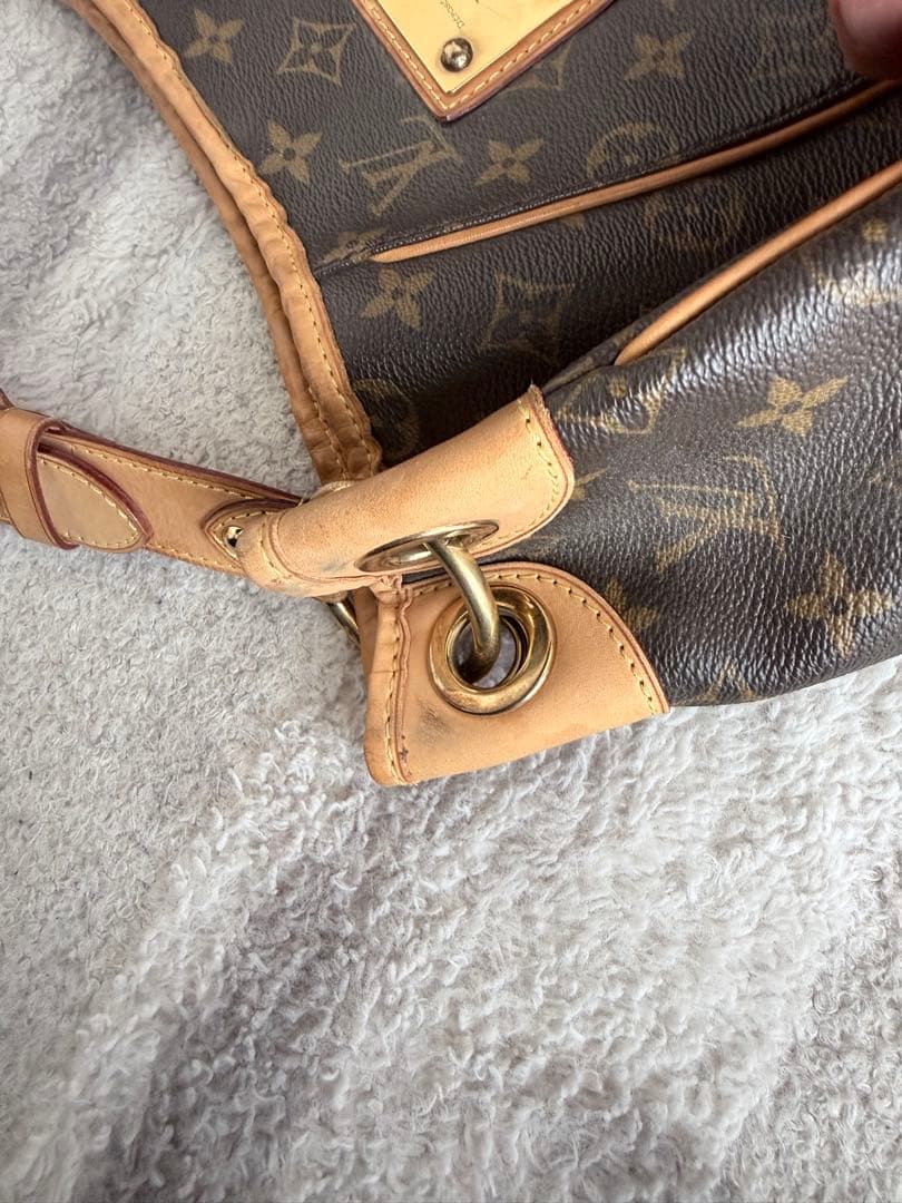 Louis Vuitton モノグラムショルダーバッグ　ガリエラ