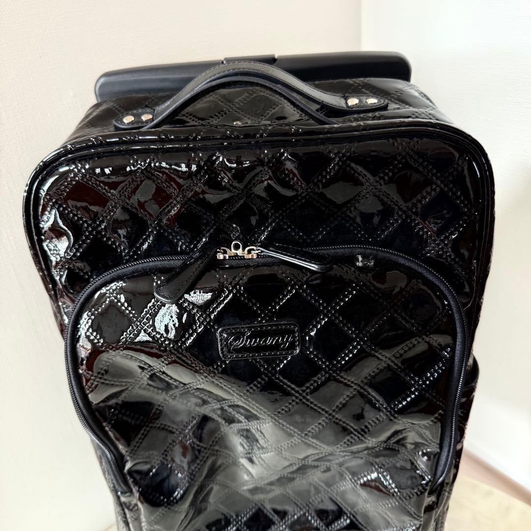 SWANY スワニー　エマイロ キルティング エナメルキャリーケース　機内持ち込
