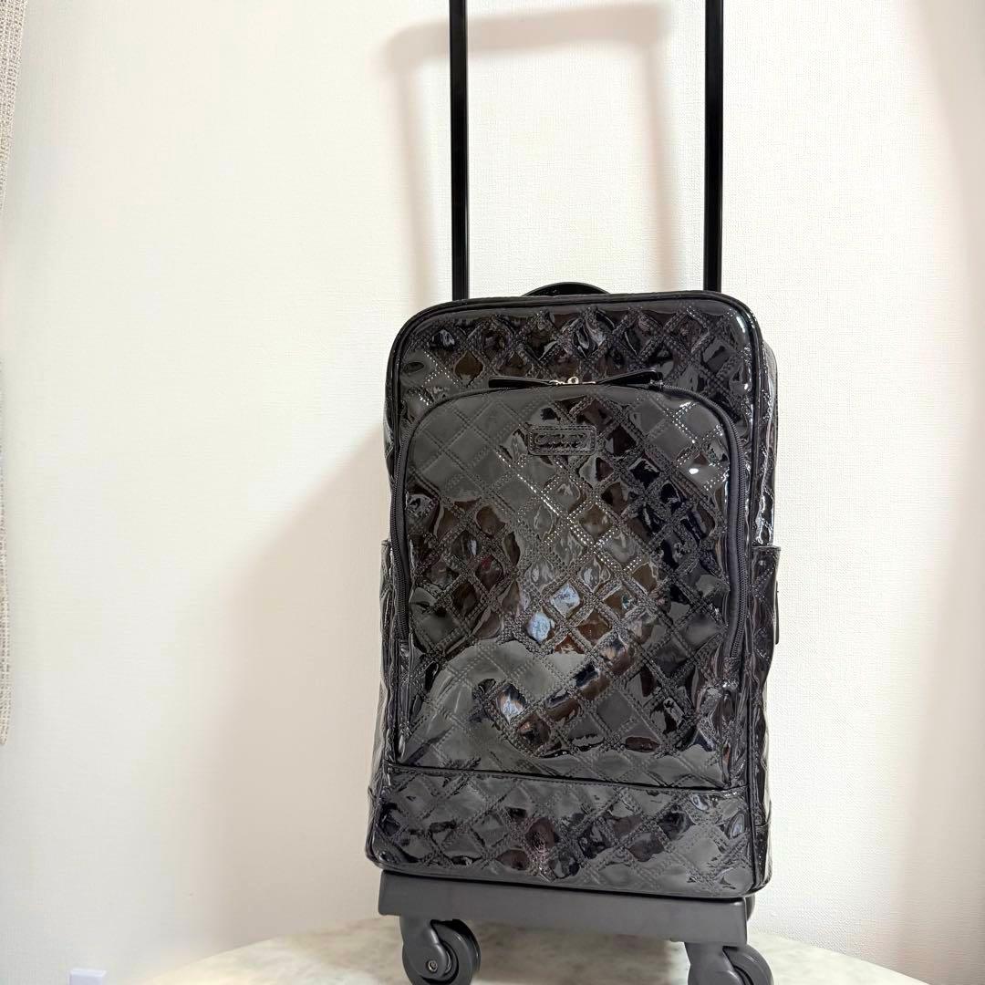 SWANY スワニー　エマイロ キルティング エナメルキャリーケース　機内持ち込
