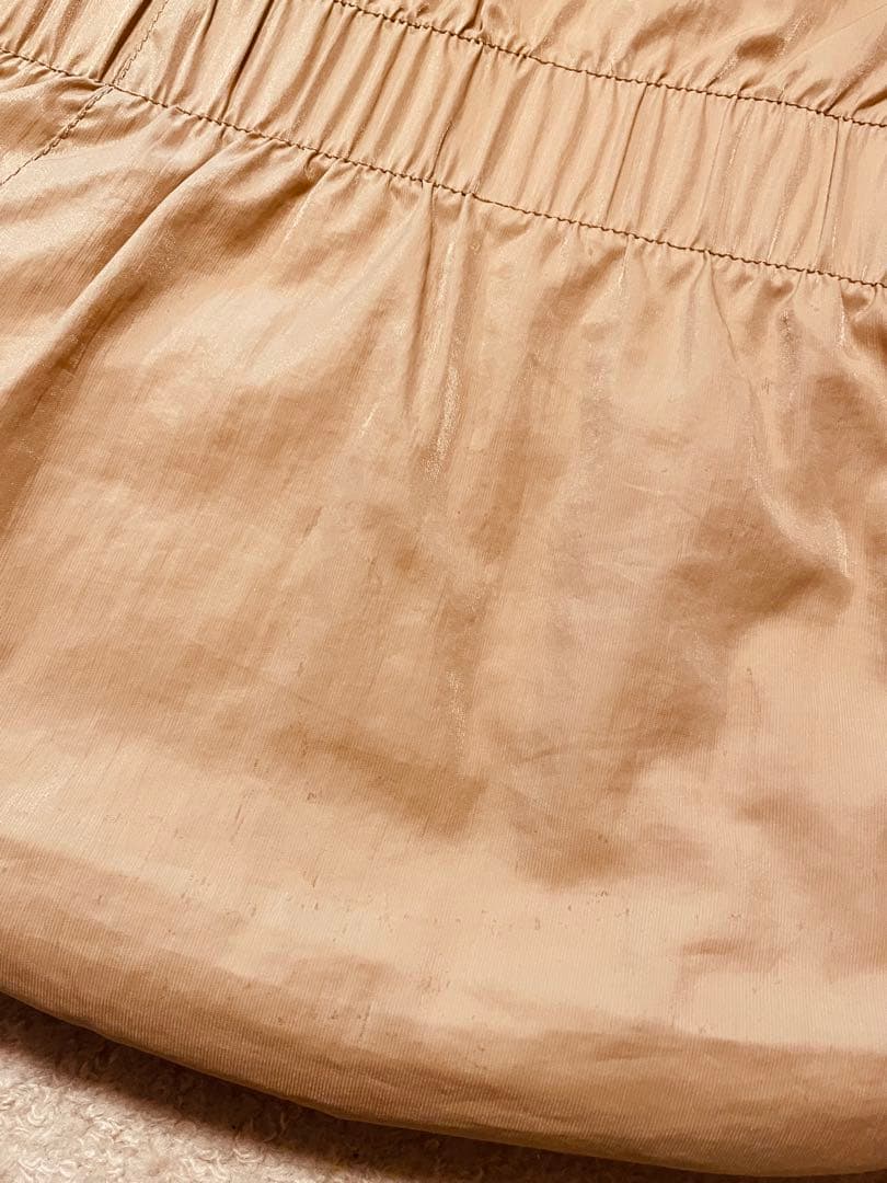 モンクレール　フード付きベージュダウンベスト　レディース　レアなリバーシブル