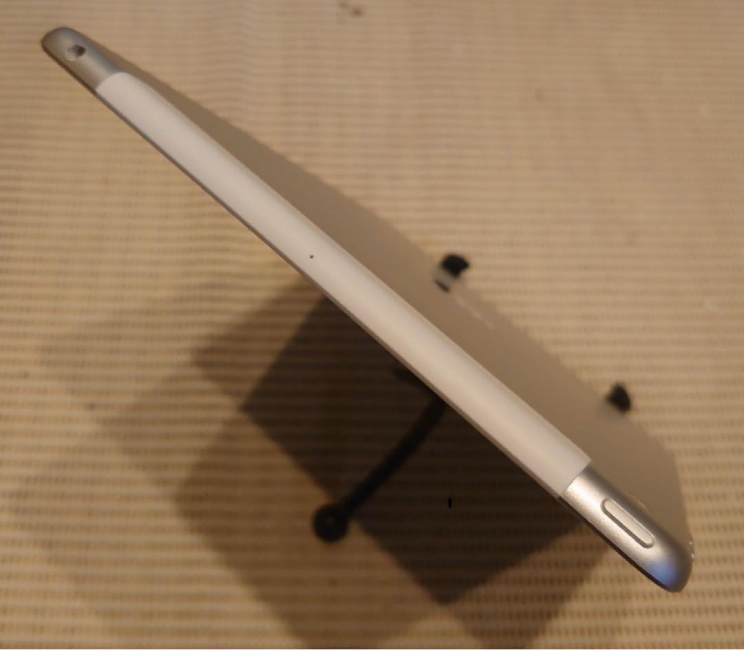 完動品SIMフリーiPad第7世代(A2198)本体32GB送料込4MDFV