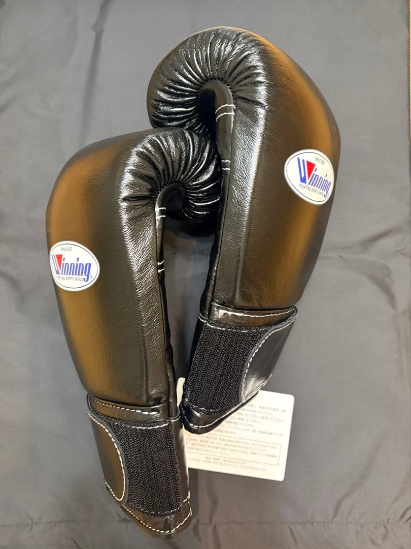 新品　未使用　ウイニングボクシンググローブ黒8oz