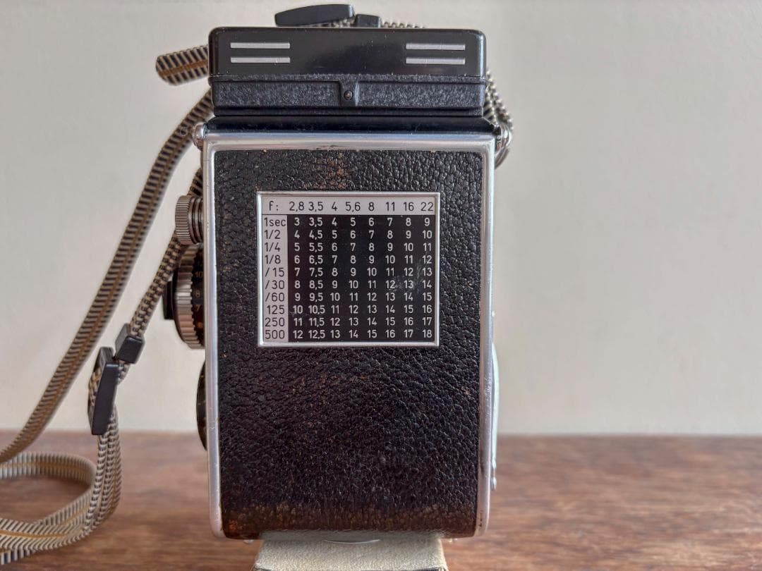 値下依頼お断り　ローライフレックス　プラナー７５ミリ　F3.5　実働品　機関良好