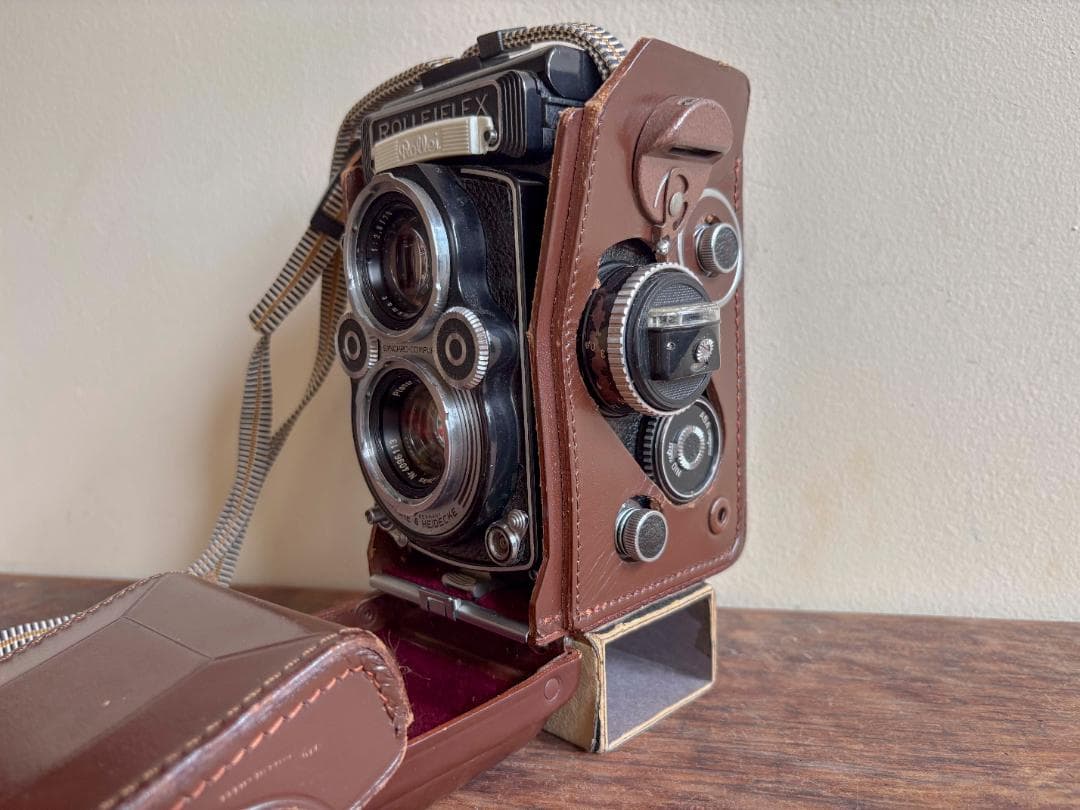 値下依頼お断り　ローライフレックス　プラナー７５ミリ　F3.5　実働品　機関良好