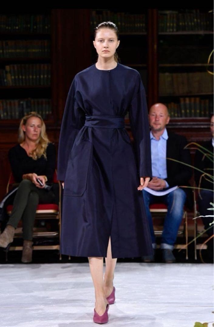 CYCLAS 19万コットンシルクグログランノーカラーコート