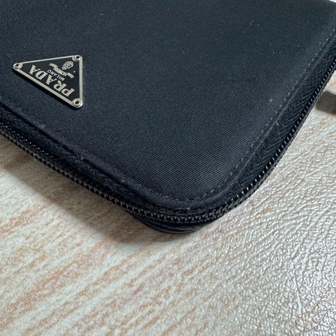 美品✨プラダ　折り財布　ラウンドファスナー　三角ロゴ