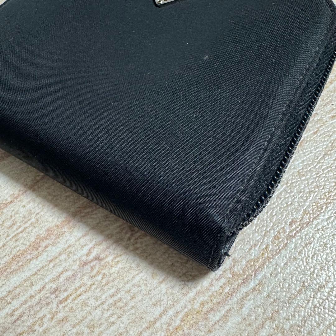 美品✨プラダ　折り財布　ラウンドファスナー　三角ロゴ