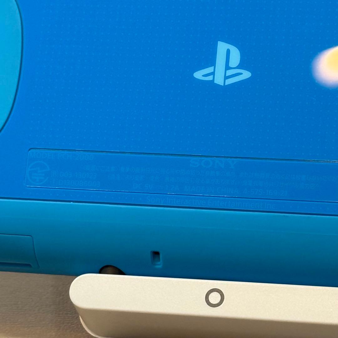 7-039 PSVITA PCH-2000 アクアブルー 箱付き