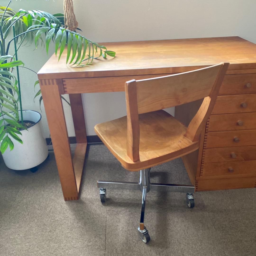 イクスス　ikususu デスクチェア　学習チェア　無垢アルダー材キャスター付き