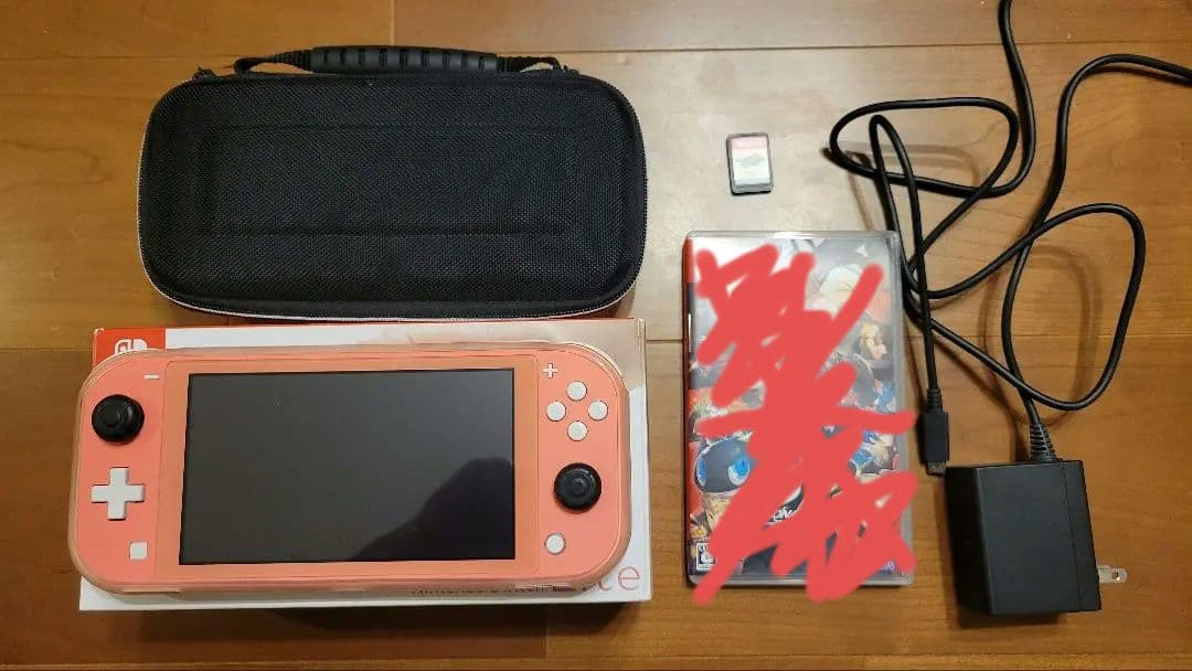 Nintendo　スイッチLite　コーラル　ソフト1本付