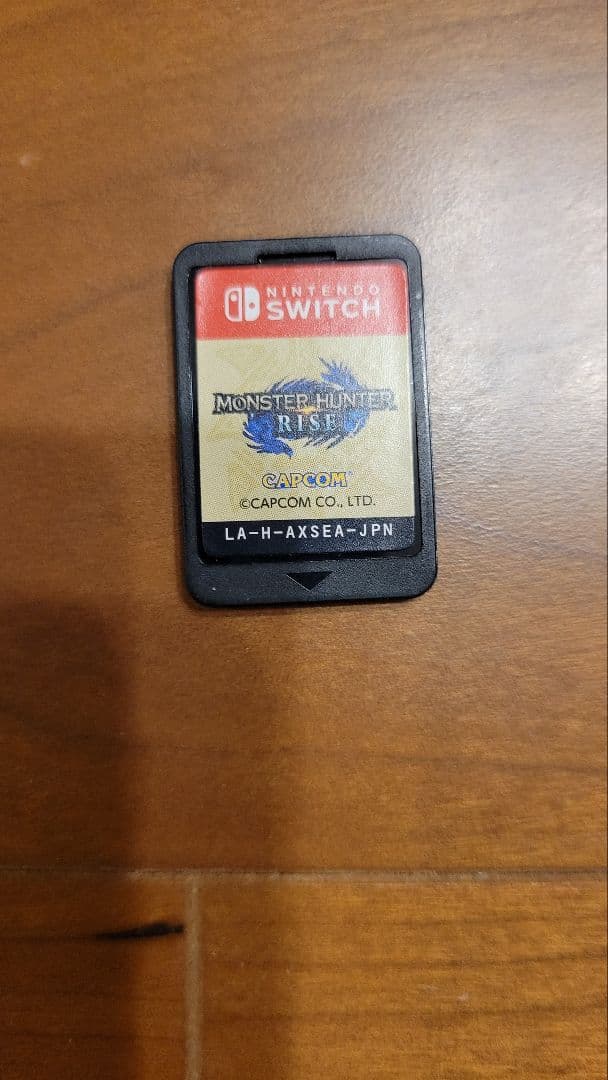 Nintendo　スイッチLite　コーラル　ソフト1本付