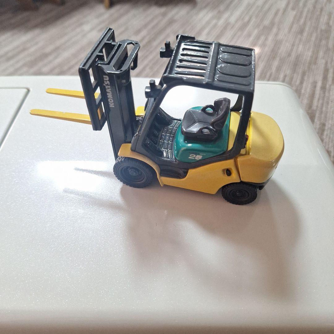 KOMATSUのダイキャスト重機4台、セットです