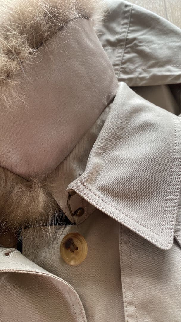 Burberry　トレンチコート　フード、首元のファー、裏地、取り外し可