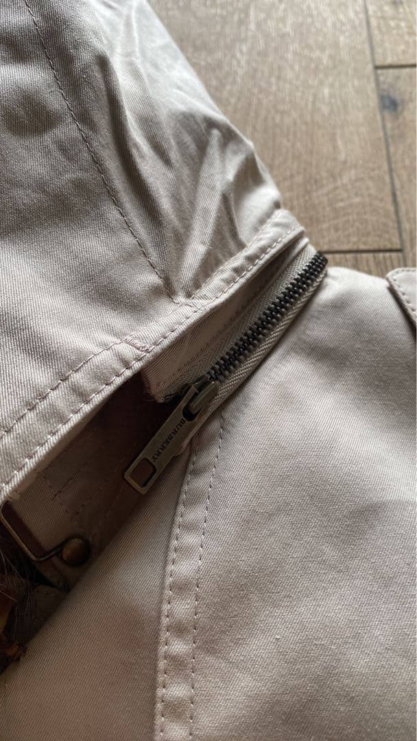 Burberry　トレンチコート　フード、首元のファー、裏地、取り外し可