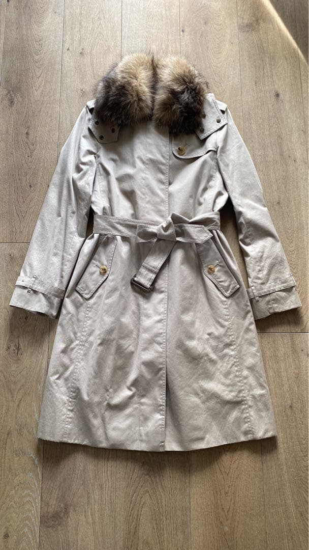 Burberry　トレンチコート　フード、首元のファー、裏地、取り外し可