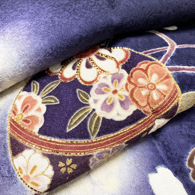 507z34☆振袖 高身長な方に 古典柄 金駒刺繍 毬 紺☆美品 成人式 結婚式